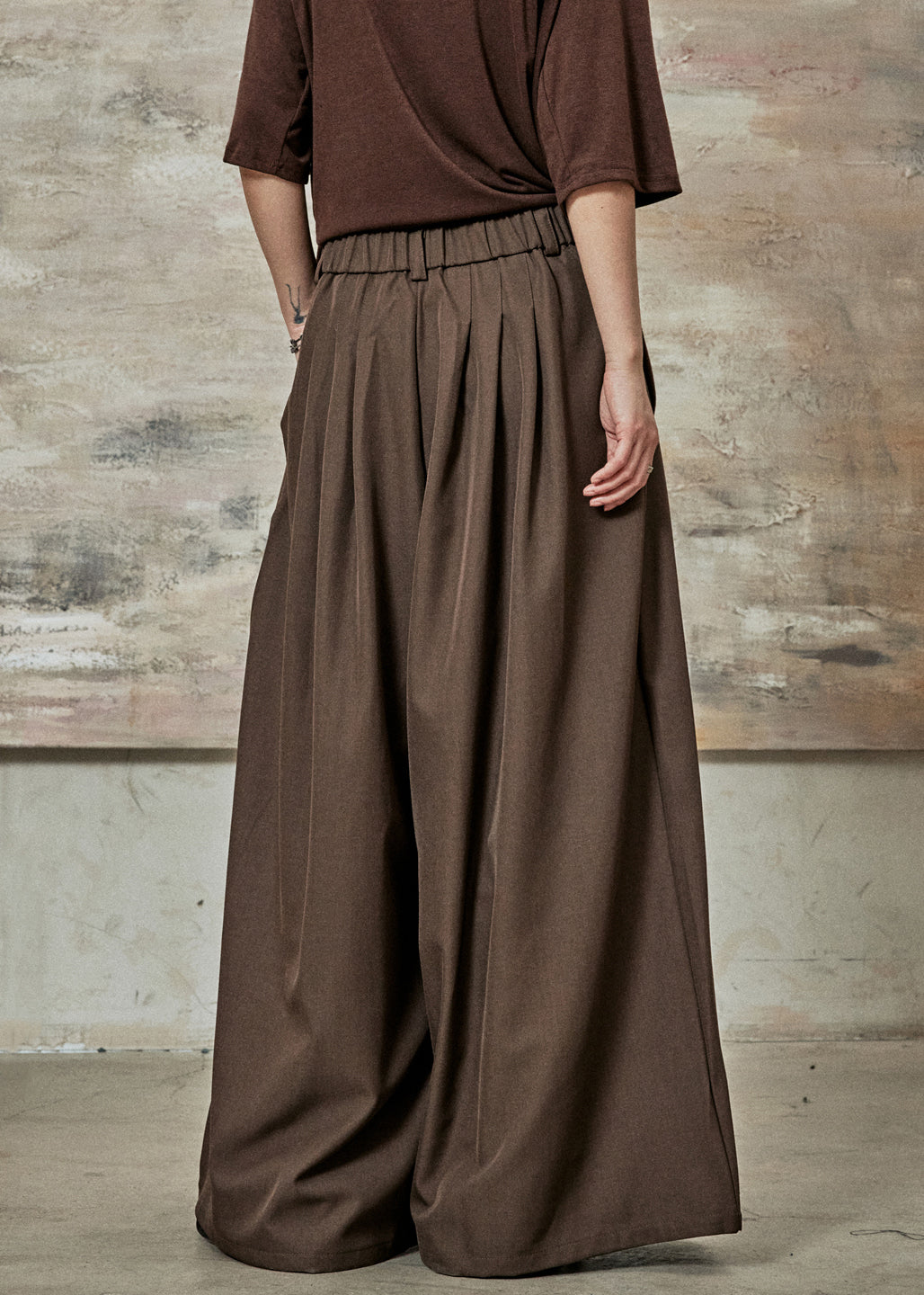 Elegantly Styled Pants for Everyday Wear