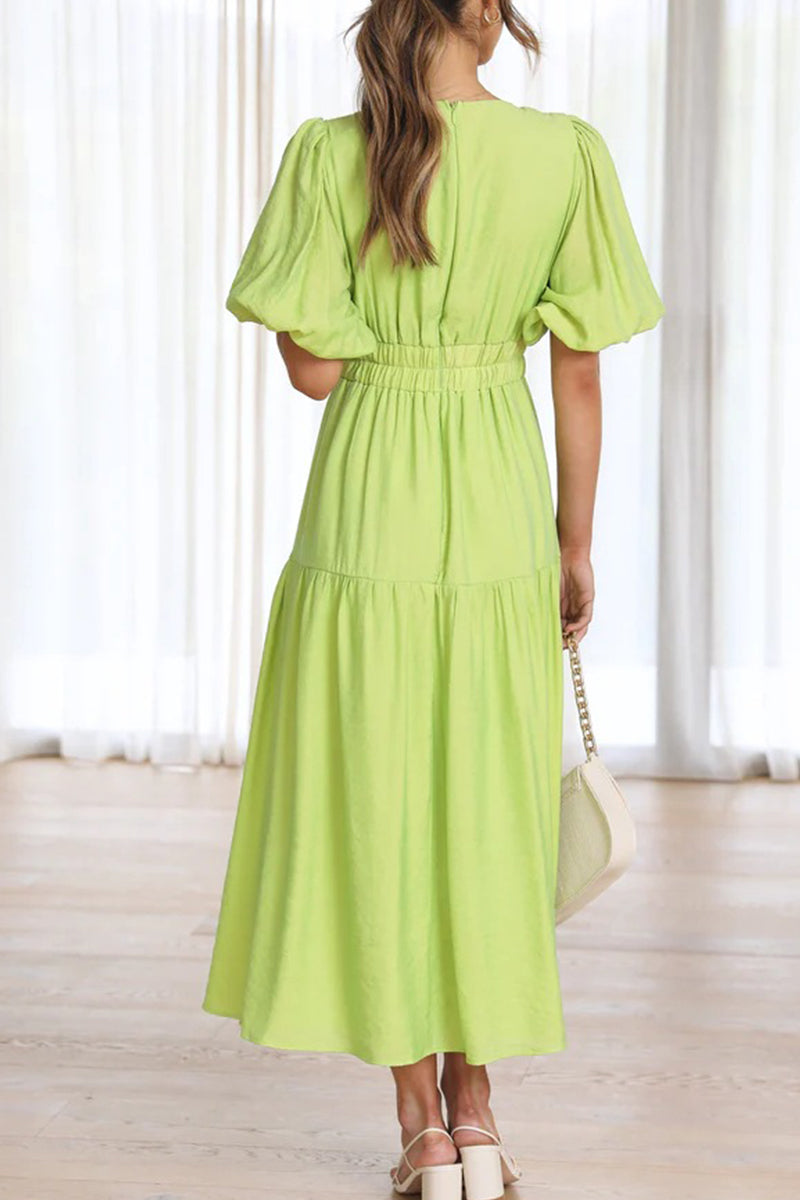 Effortlessly Elegant Dress with a Timeless Design