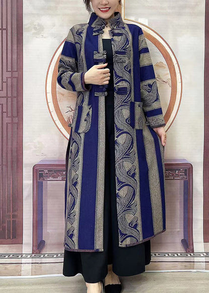 Effortlessly Elegant Coat with a Timeless Design