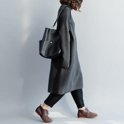 Well Tailored Sweater with a Graceful Silhouette