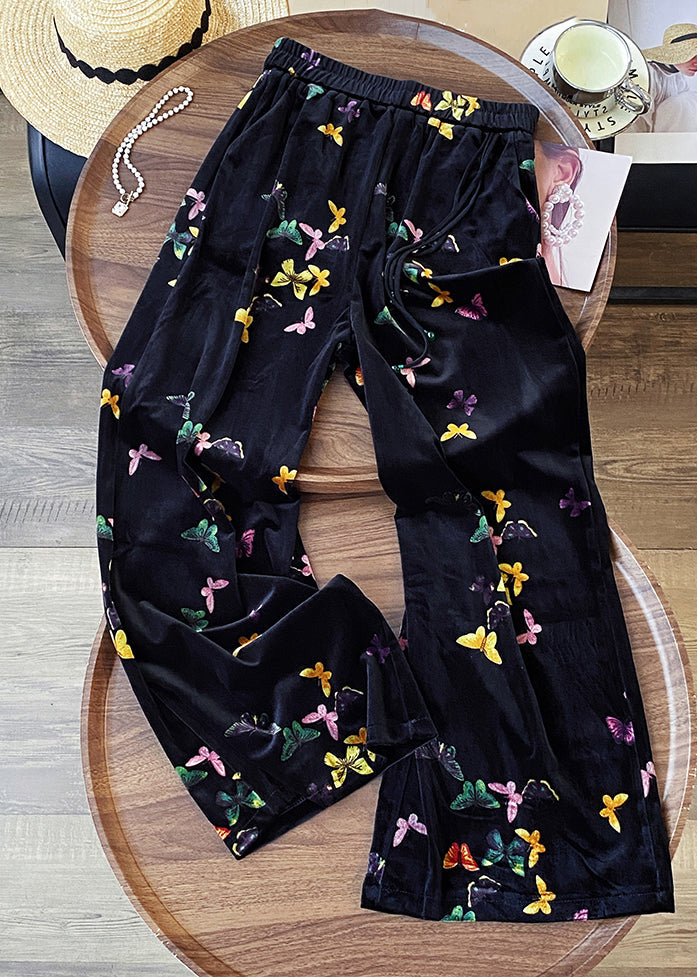 Effortlessly Elegant Pants with a Timeless Design
