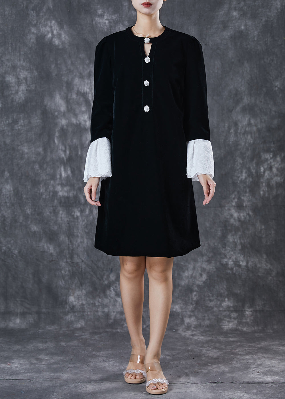 Beautifully Finished Dress in a Timeless Design