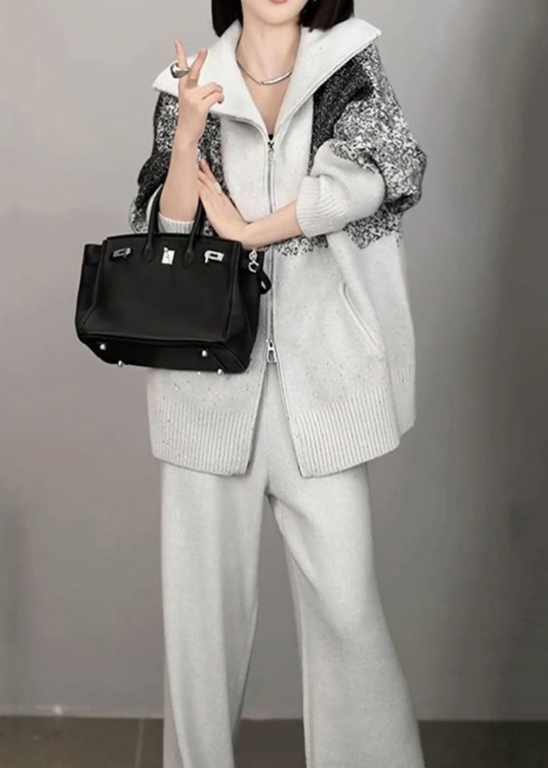 Classic Vintage Sweater with a Flattering Fit