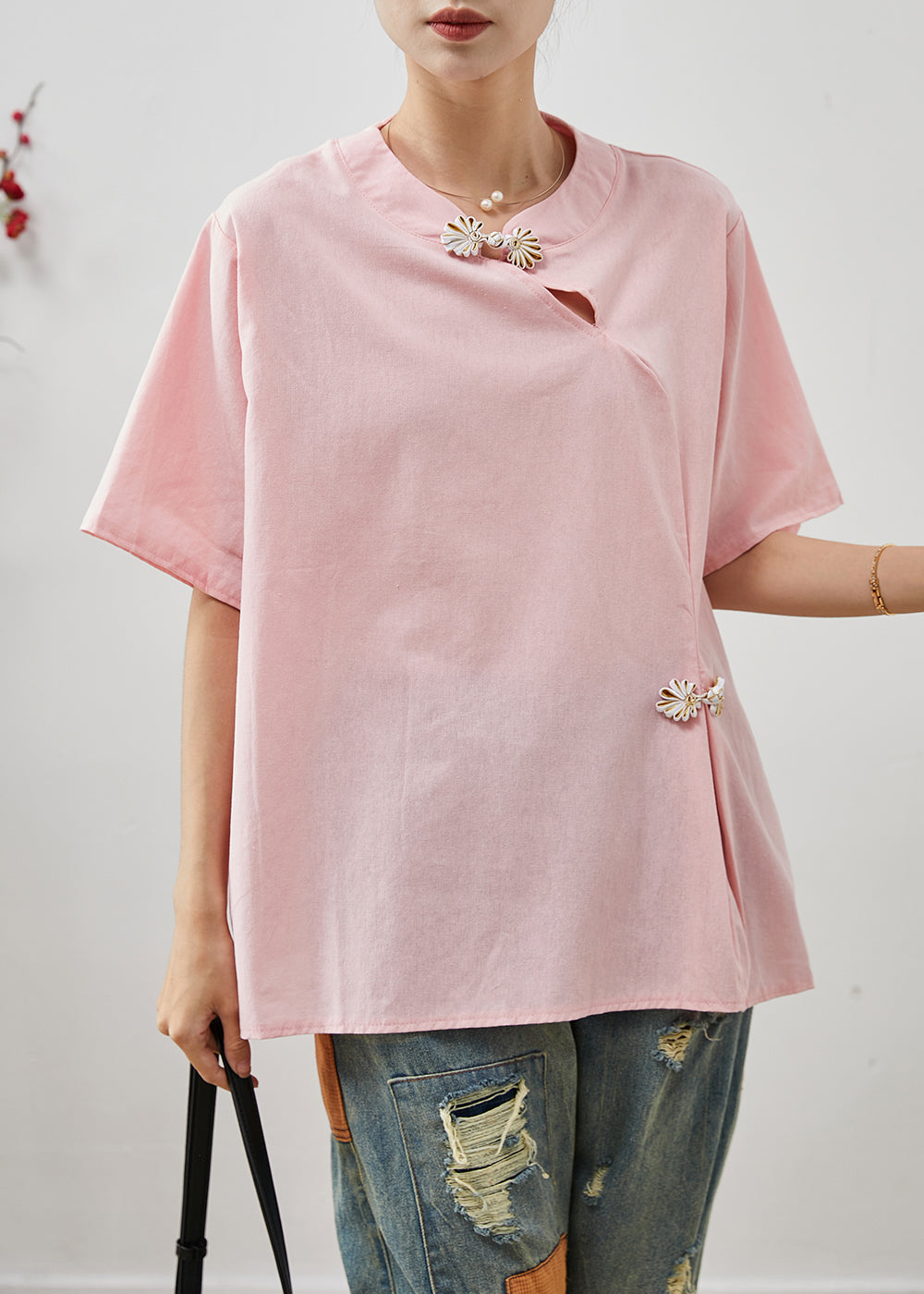 Effortlessly Elegant Shirt with a Timeless Design