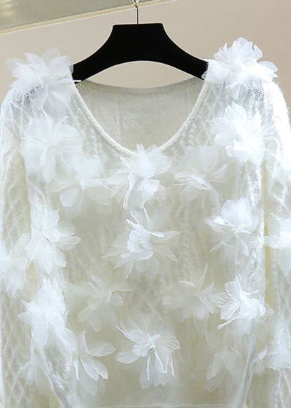 Well Tailored Sweater with a Graceful Silhouette