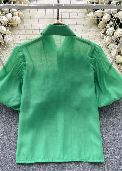 Effortlessly Elegant Shirt with a Timeless Design