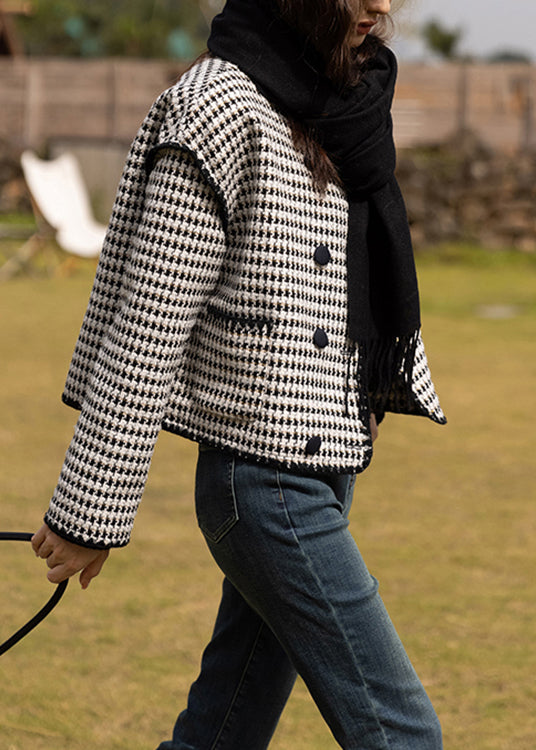 Gracefully Styled Coat for Any Occasion