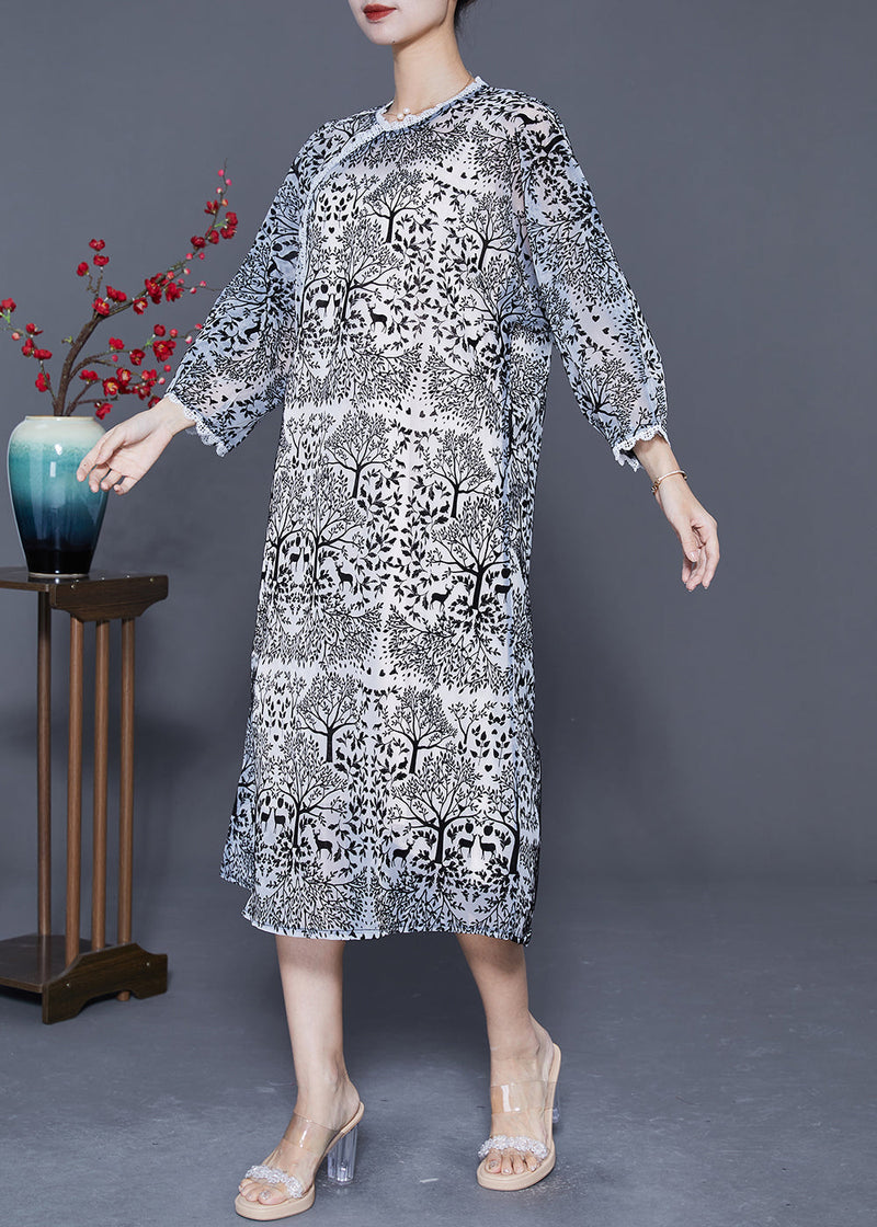 Sophisticated Dress with a Clean Classic Look