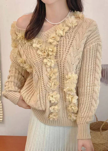 Well Tailored Sweater with a Graceful Silhouette