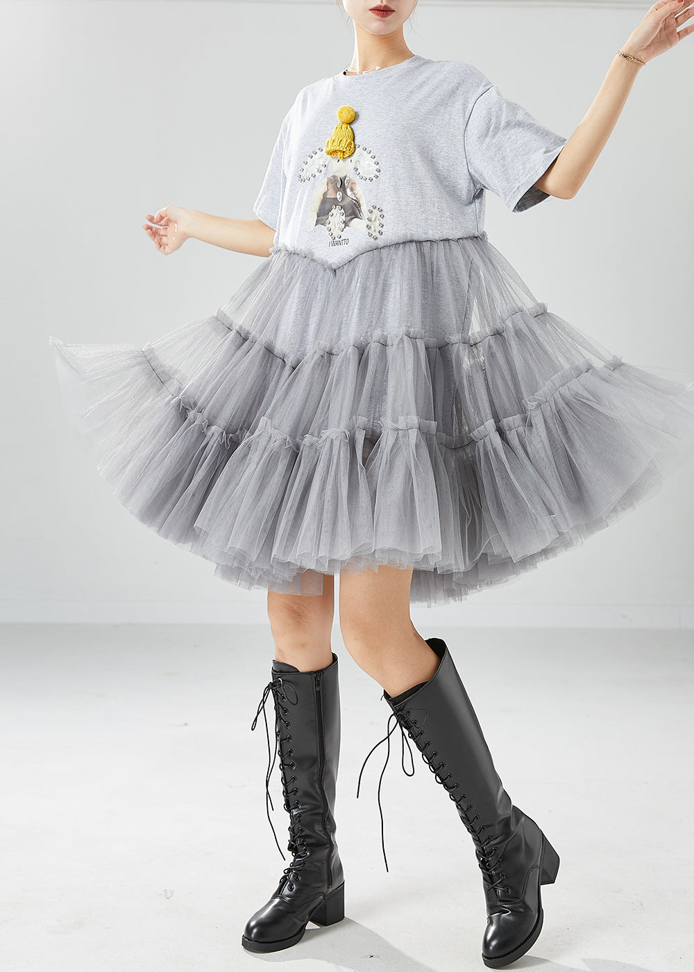 Effortlessly Elegant Dress with a Timeless Design