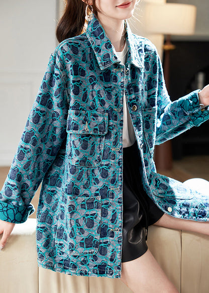 Classic Vintage Shirt with a Flattering Fit