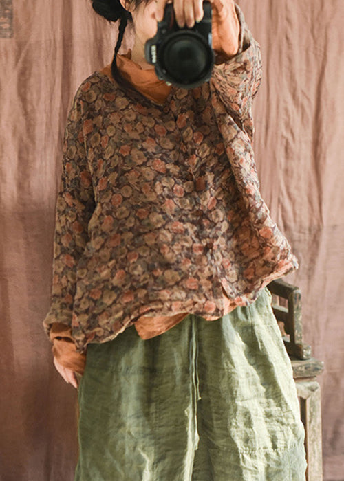 Classic Vintage Blouse with a Flattering Fit