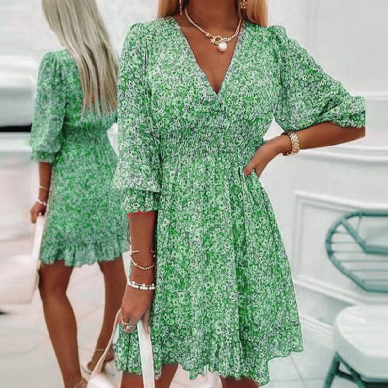 Effortlessly Elegant Dress with a Timeless Design