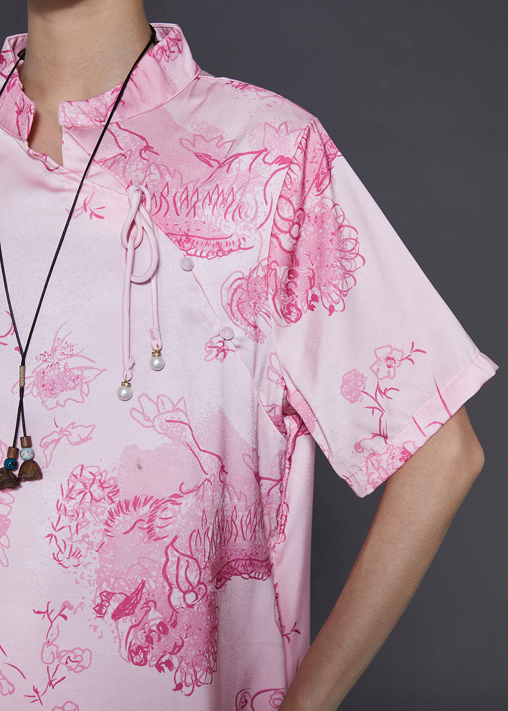 Beautifully Finished Dress in a Timeless Design