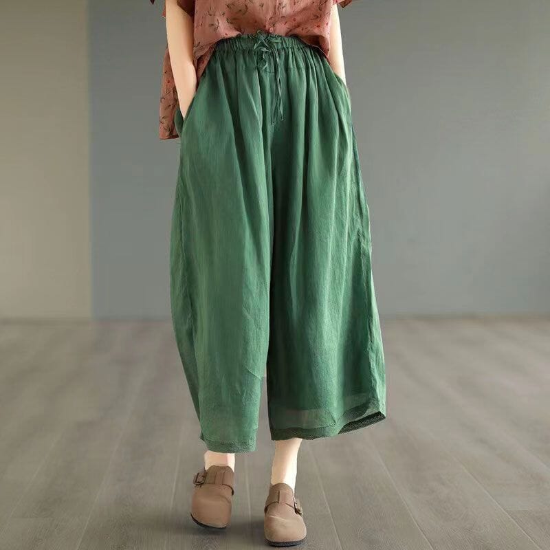 Effortlessly Elegant Pants with a Timeless Design