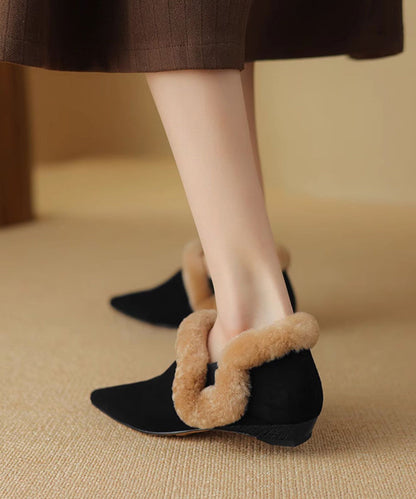 Graceful Orthopedic Flats for Modern Look