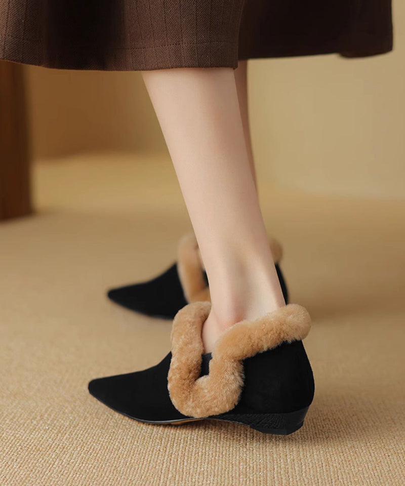 Graceful Orthopedic Flats for Modern Look