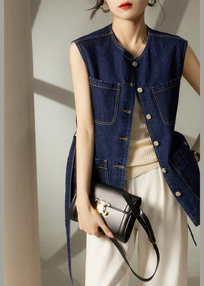 Effortlessly Elegant Garment with a Timeless Design