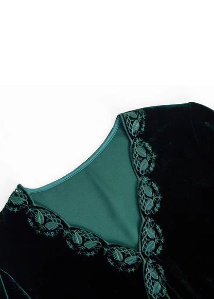 A Vintage Style Top with Delicate Timeless Details