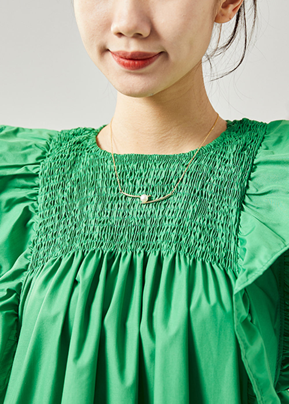 Well Tailored Top with a Graceful Silhouette
