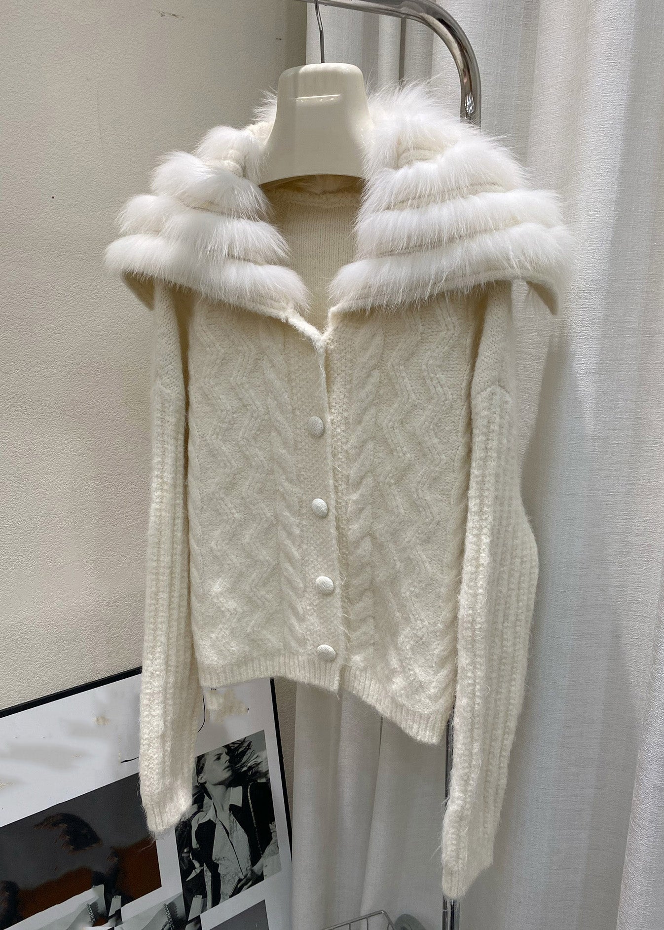 Effortlessly Elegant Cardigan with a Timeless Design