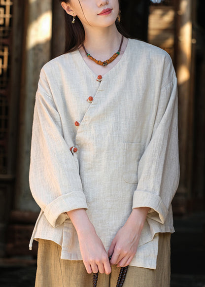 Well Tailored Blouse with a Graceful Silhouette