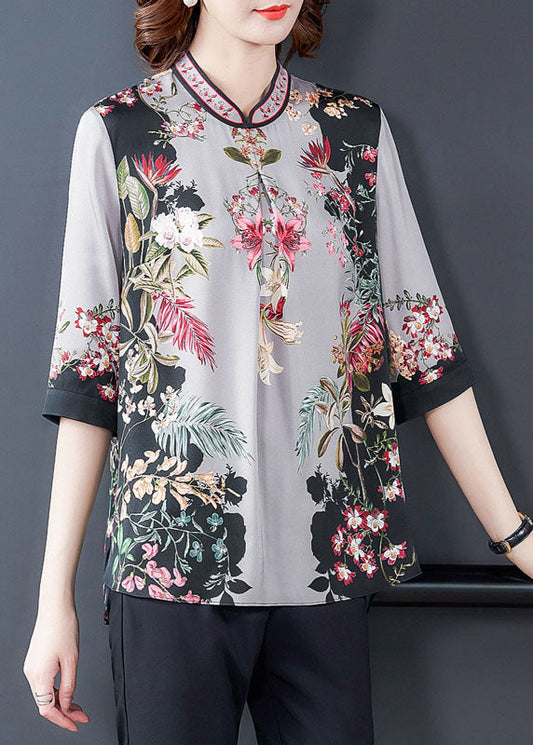 Classic Vintage Top with a Flattering Fit