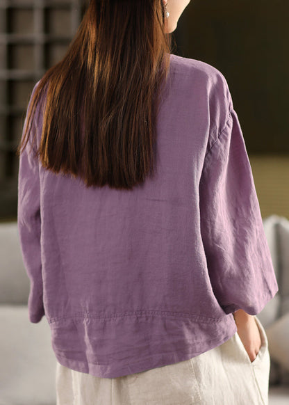 Classic Vintage Blouse with a Flattering Fit