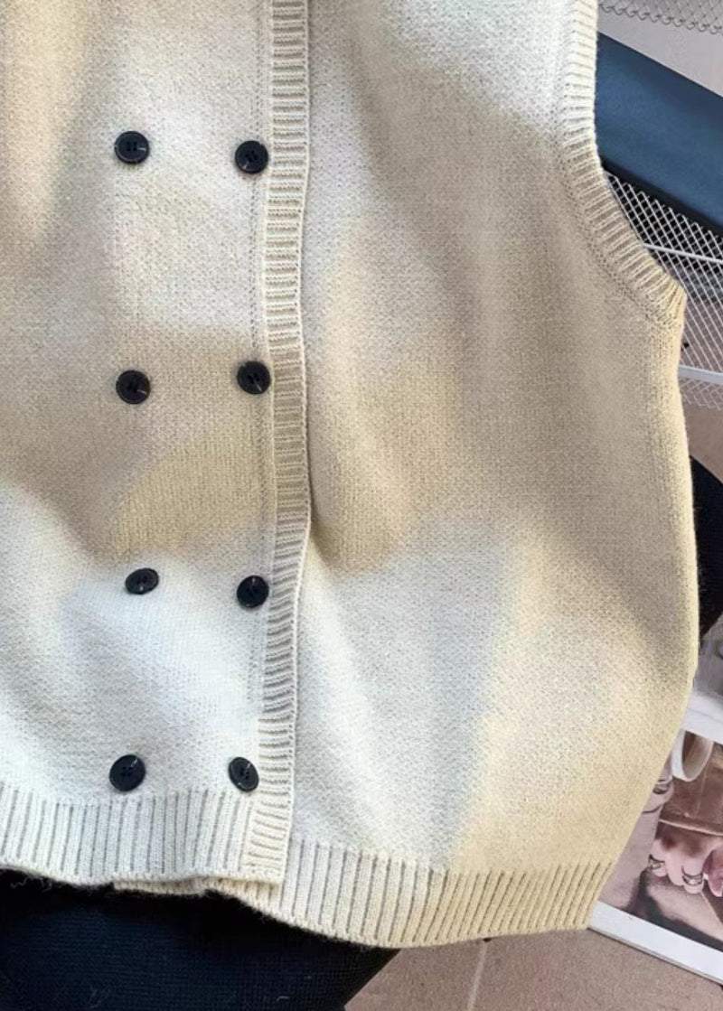 Classic Vintage & Enduringly Stylish Coat