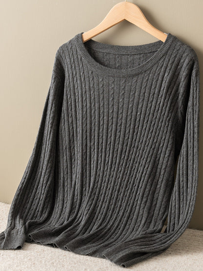 Classic Vintage Sweater with a Flattering Fit
