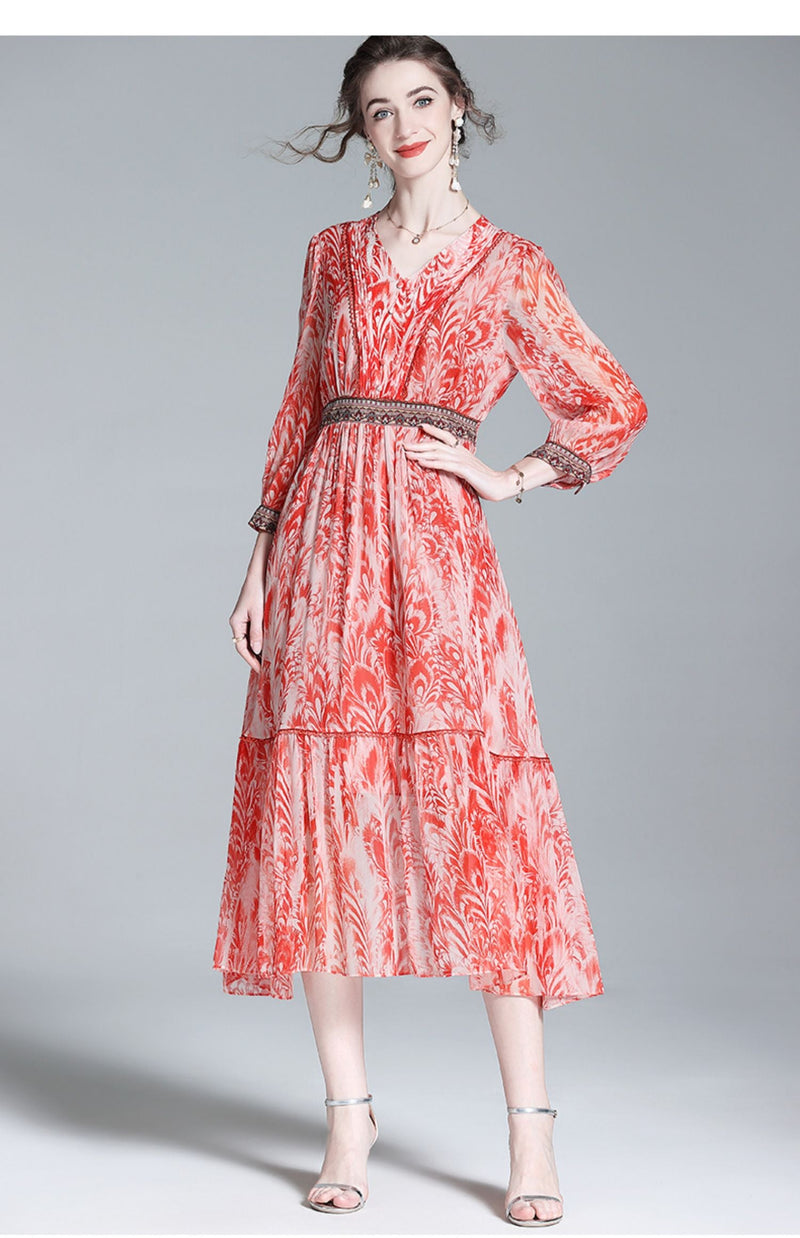 Beautifully Crafted Dress in a Classic Style