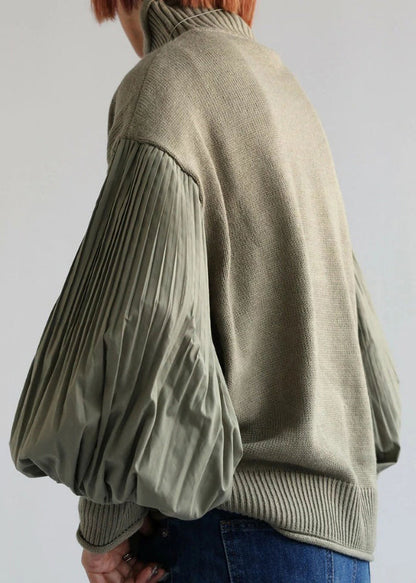 Well Tailored Sweater with a Graceful Silhouette