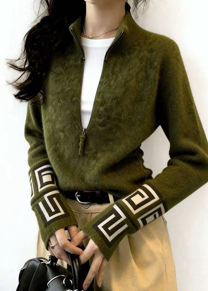 Classic Vintage Sweater with a Flattering Fit