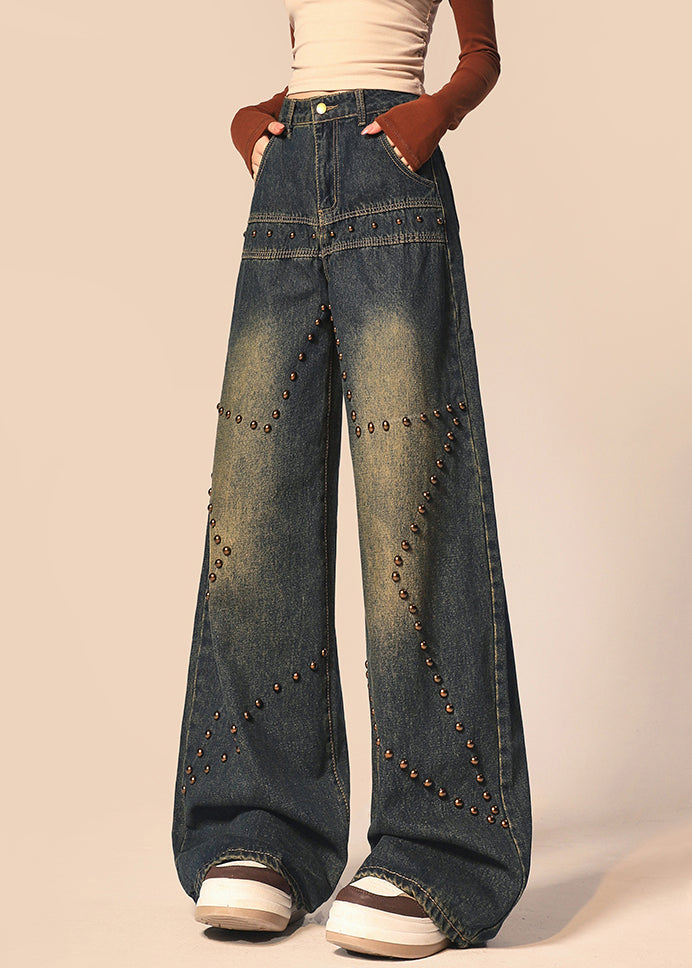 Effortlessly Elegant Pants with a Timeless Design