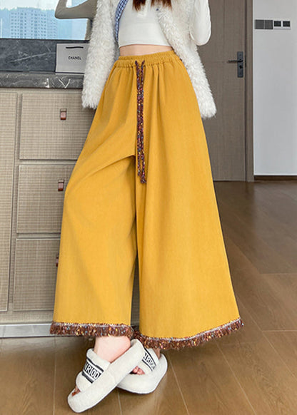 Effortlessly Elegant Pants with a Timeless Design