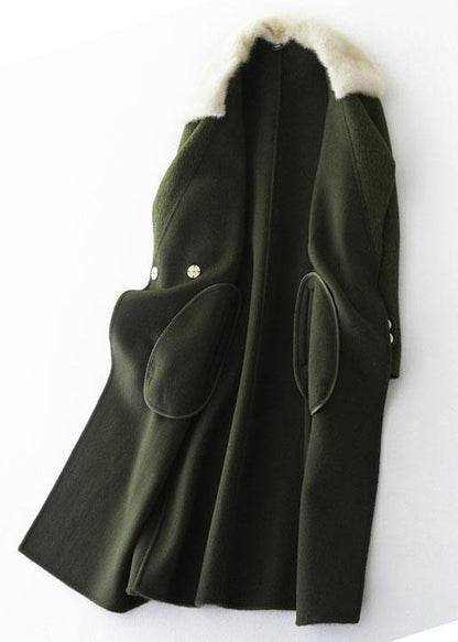 Effortlessly Elegant Coat with a Timeless Design