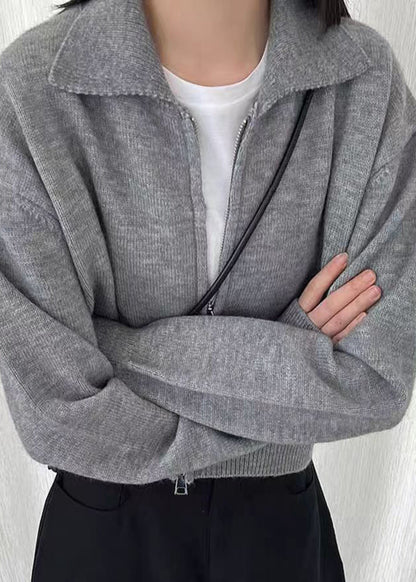 Well Tailored Cardigan with a Graceful Silhouette