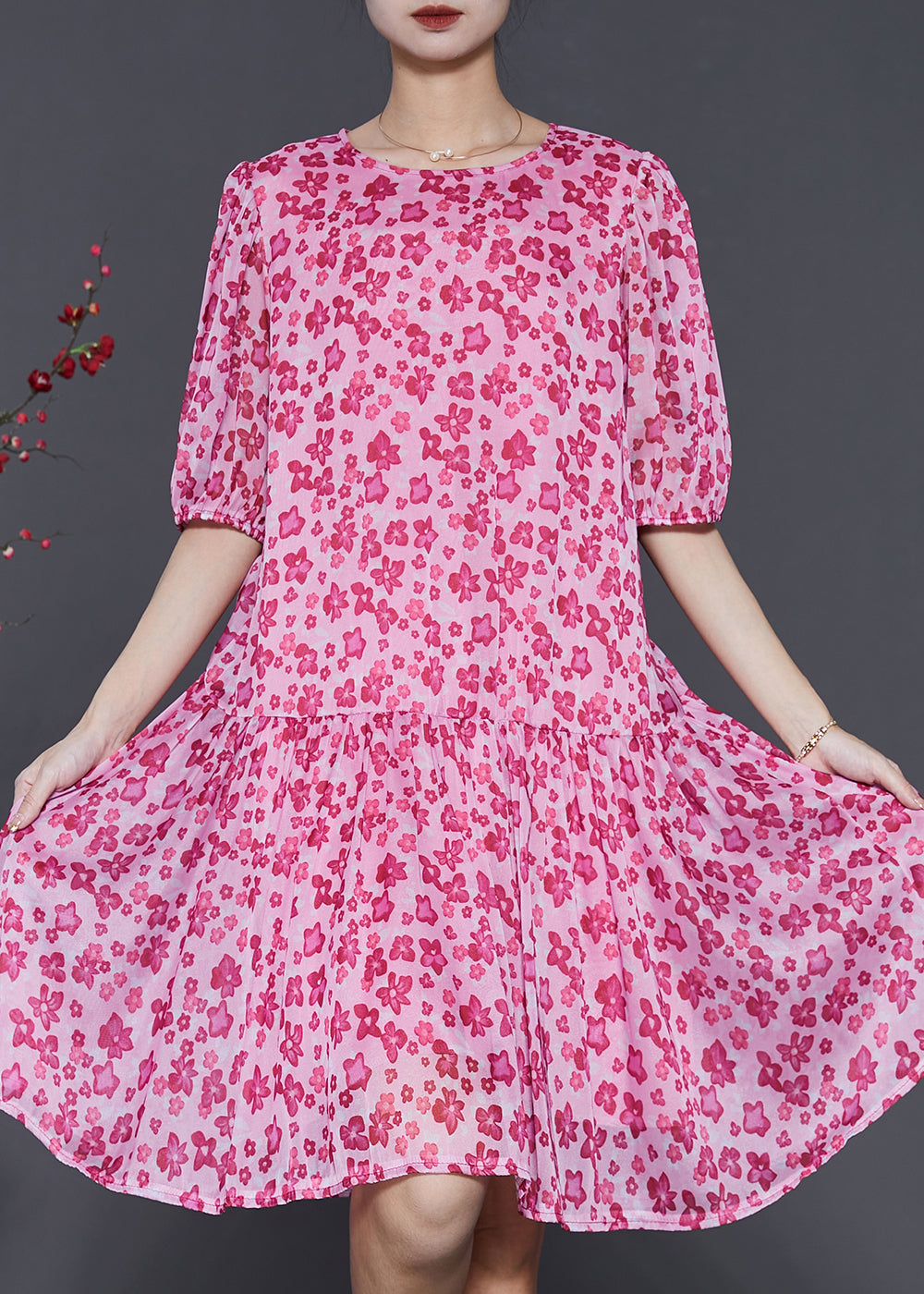 Effortlessly Elegant Dress with a Timeless Design