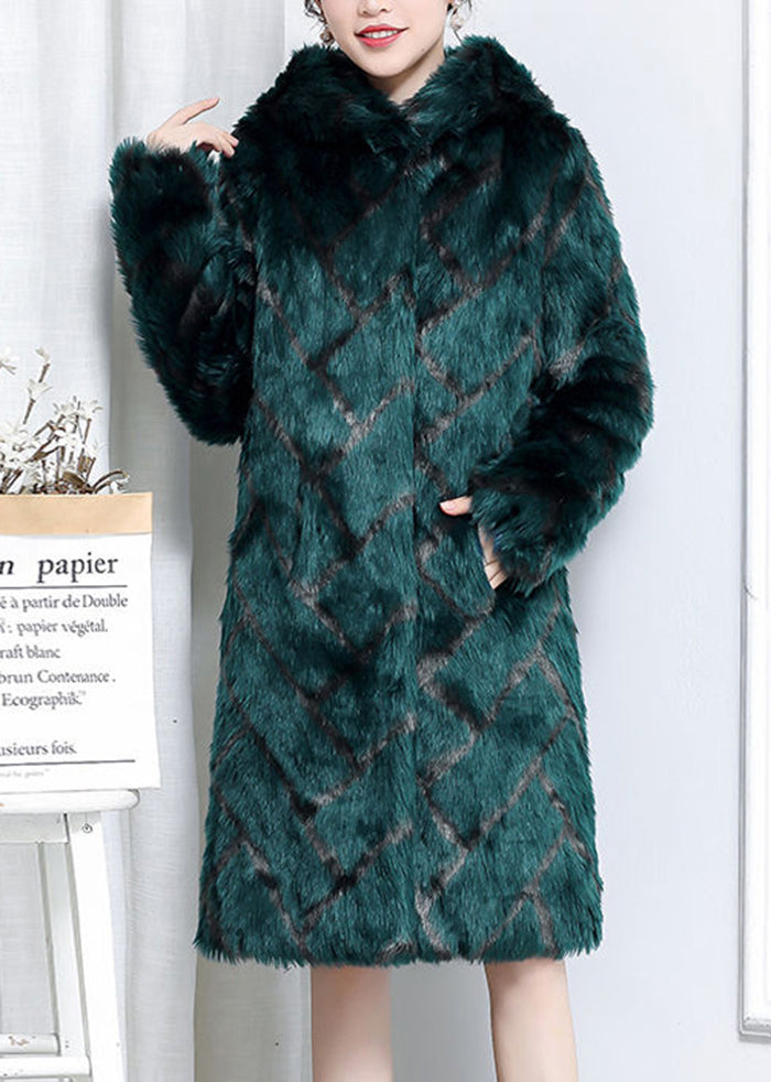 Effortlessly Elegant Coat with a Timeless Design