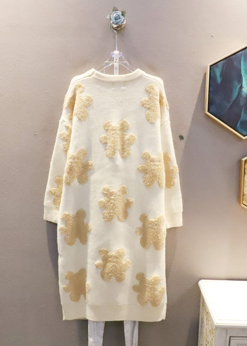 Classic Vintage Sweater with a Flattering Fit
