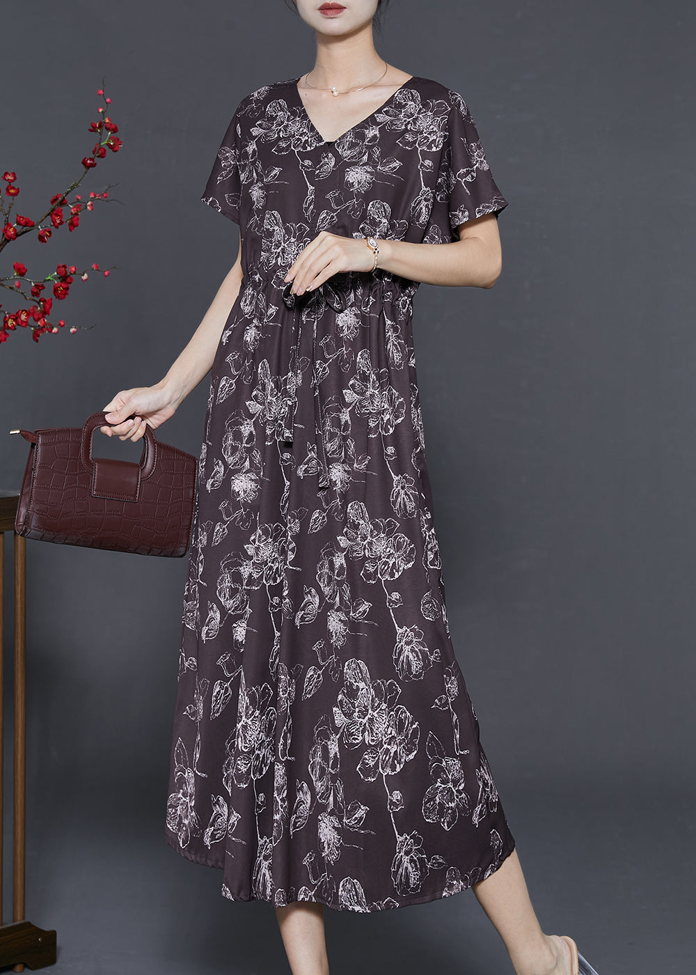 Beautifully Finished Dress in a Timeless Design
