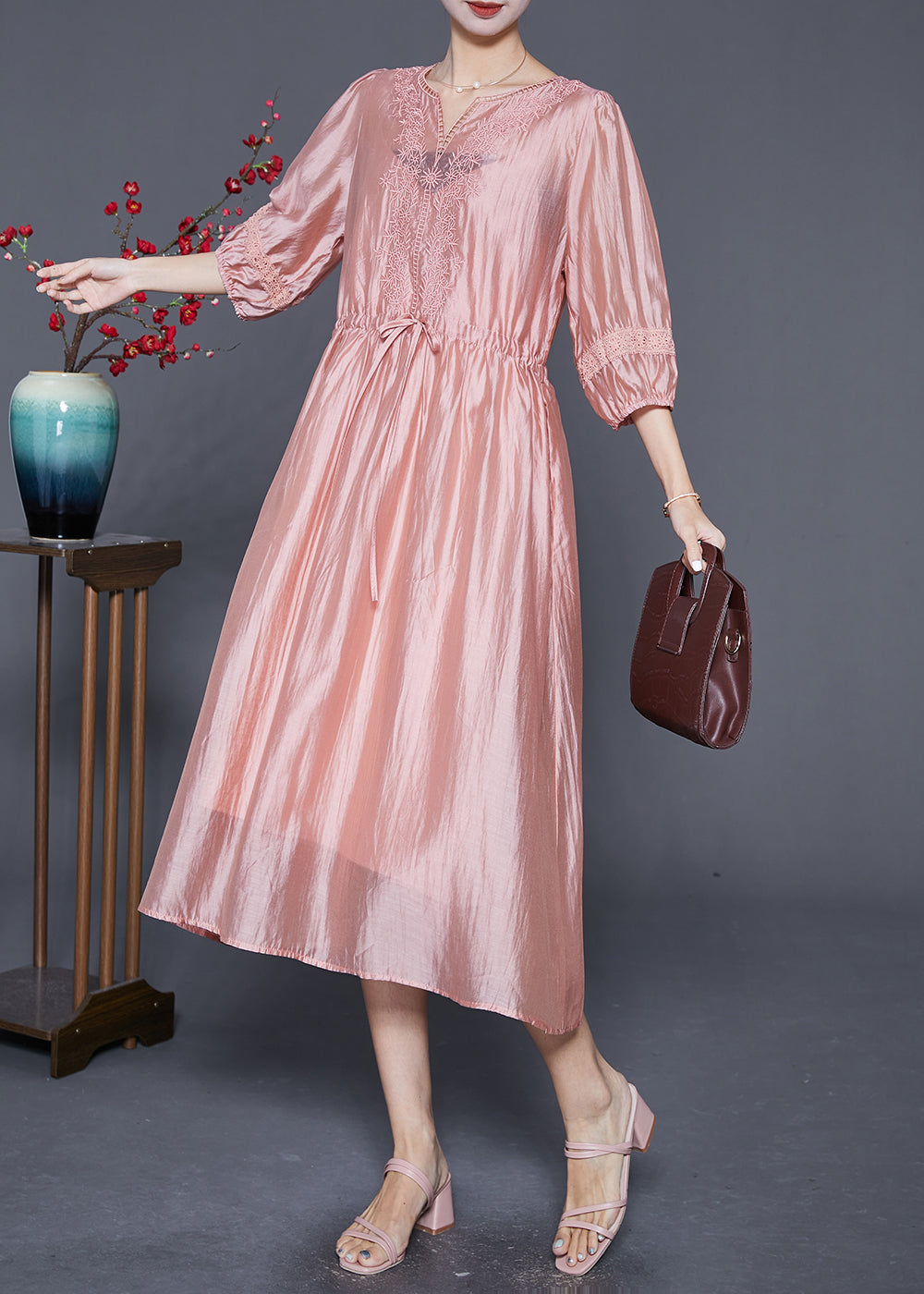 Beautifully Finished Dress in a Timeless Design