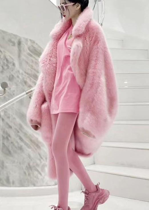 Beautifully Finished Coat in a Timeless Design