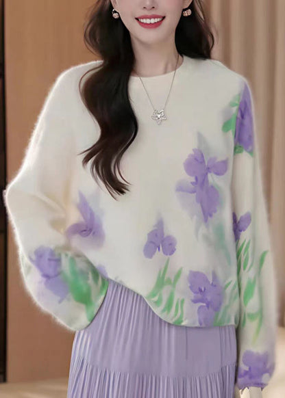 Classic Vintage Sweater with a Flattering Fit