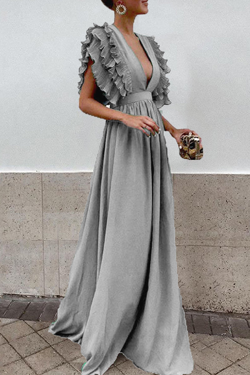 Effortlessly Elegant Dress with a Timeless Design