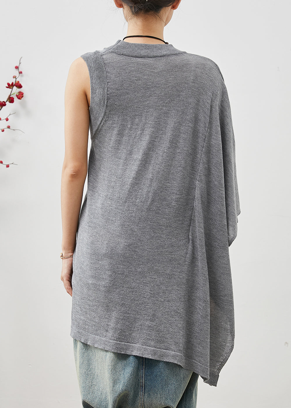 Effortlessly Elegant Top with a Timeless Design