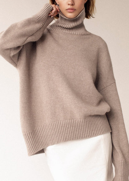 Well Tailored Sweater with a Graceful Silhouette