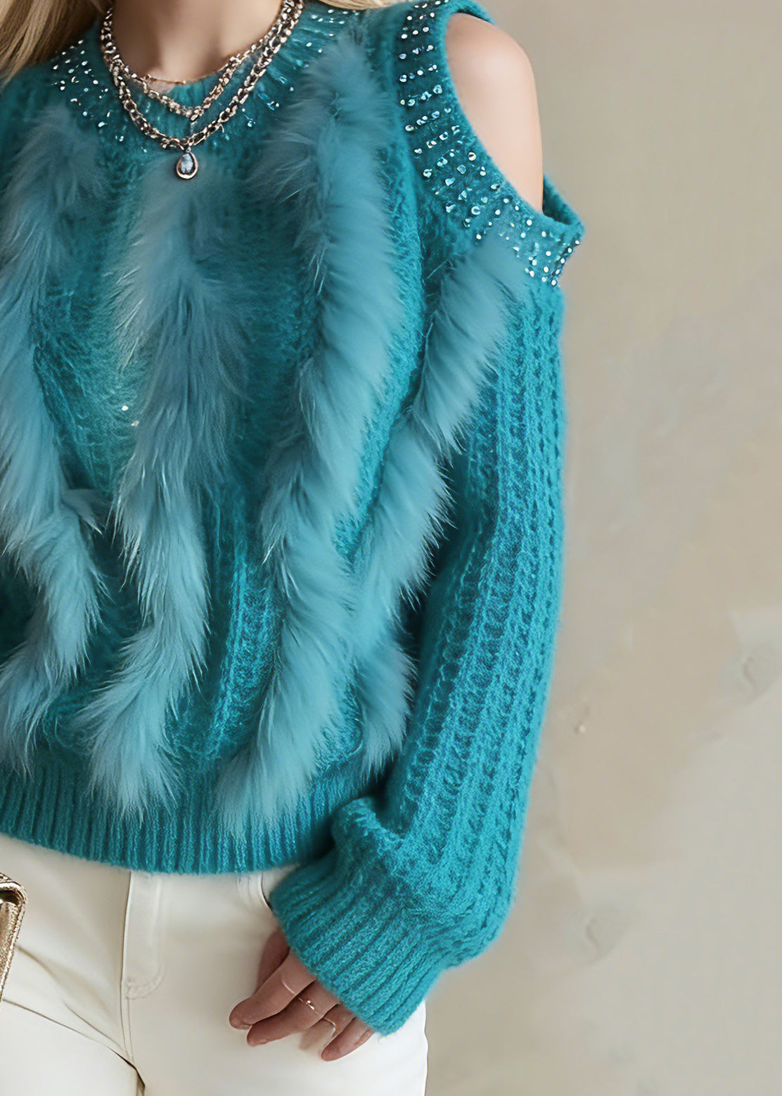 Well Tailored Sweater with a Graceful Silhouette