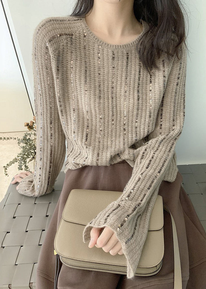 Well Tailored Sweater with a Graceful Silhouette