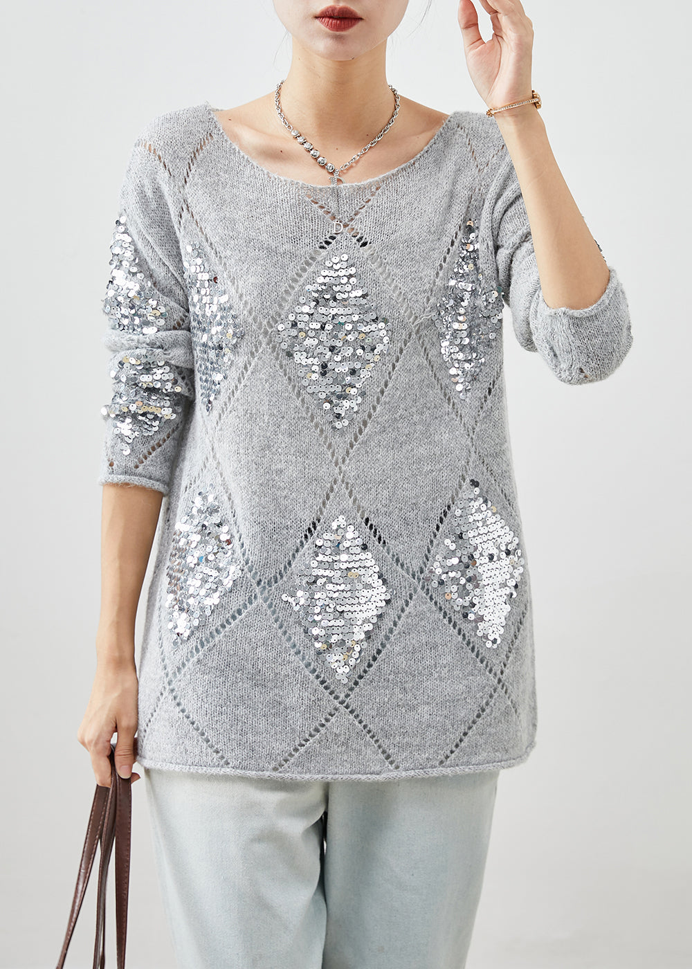 Effortlessly Elegant Sweater with a Timeless Design